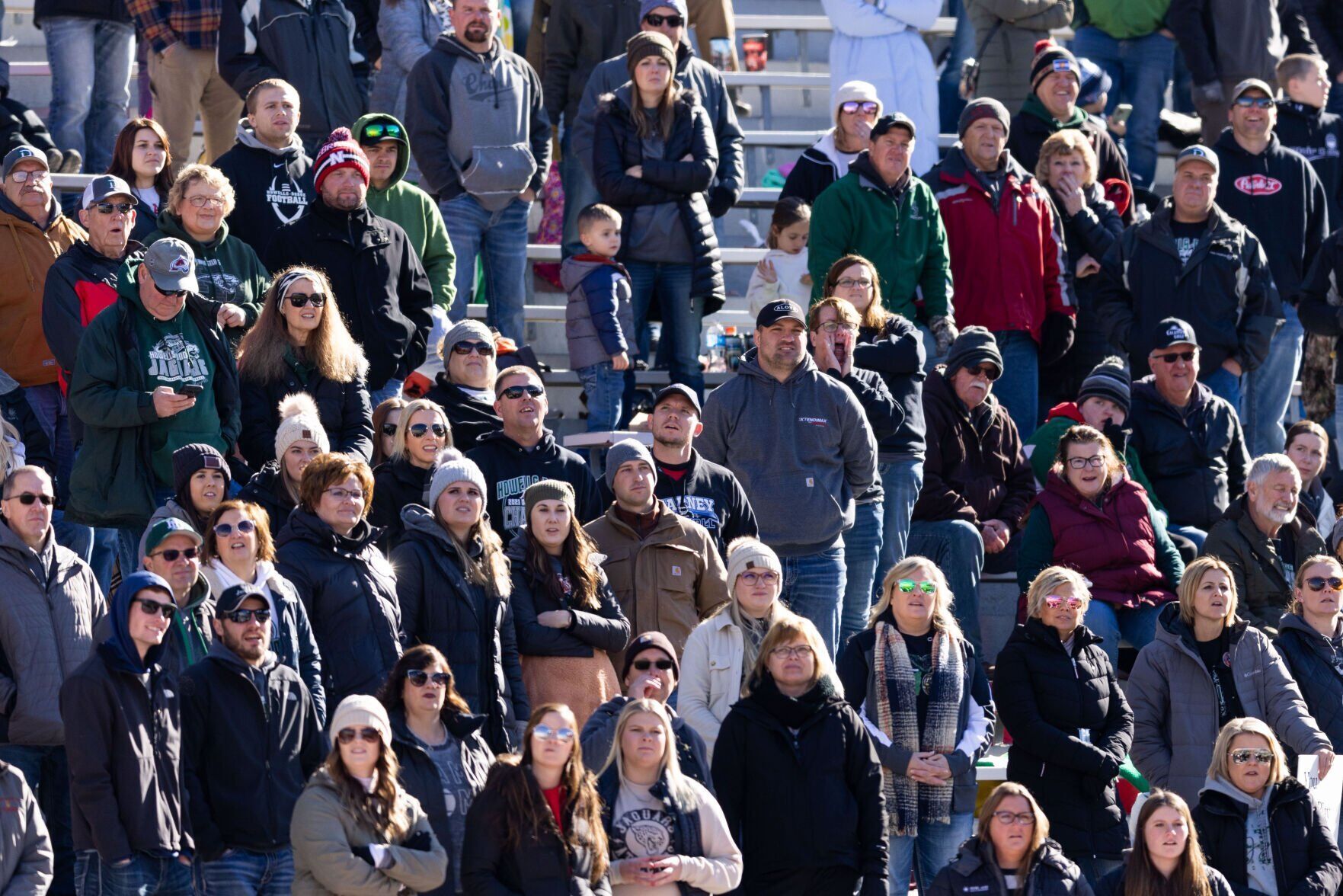 112222-owh-spo-fbeight2-ar24.JPG